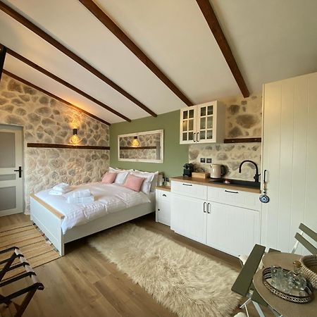 Maison d'hôtes Tovouno à Plaka  Extérieur photo
