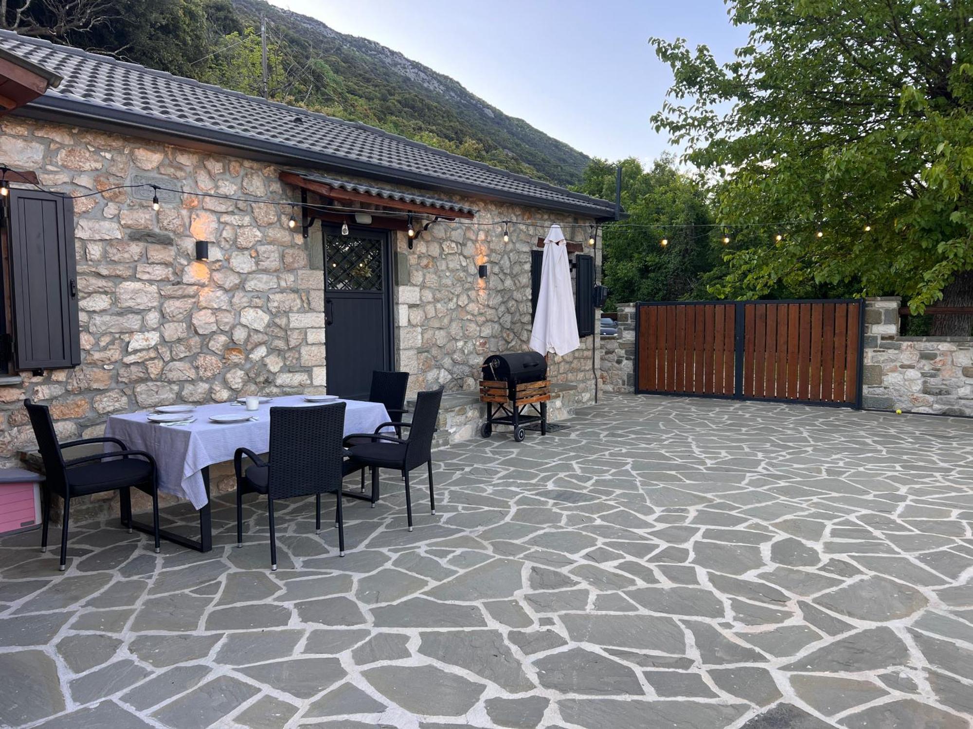Maison d'hôtes Tovouno à Plaka  Extérieur photo